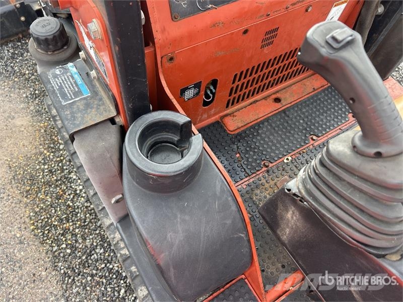 Ditch Witch XT850 Tracked Backhoe Loader Graaf-laadcombinaties