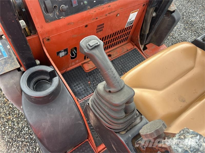 Ditch Witch XT850 Tracked Backhoe Loader Graaf-laadcombinaties