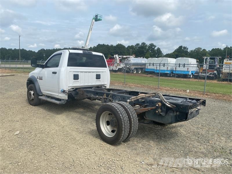 Dodge 5500 4x2 Cab and Chassis Kabine i unutrašnjost
