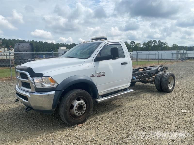 Dodge 5500 4x2 Cab and Chassis Kabine i unutrašnjost