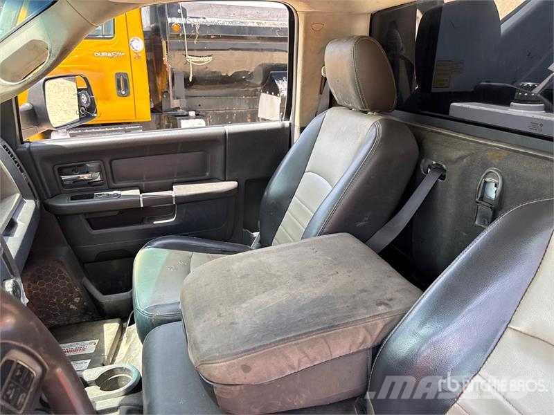 Dodge 5500 4x4 Service Truck (Inoperable) 市政车