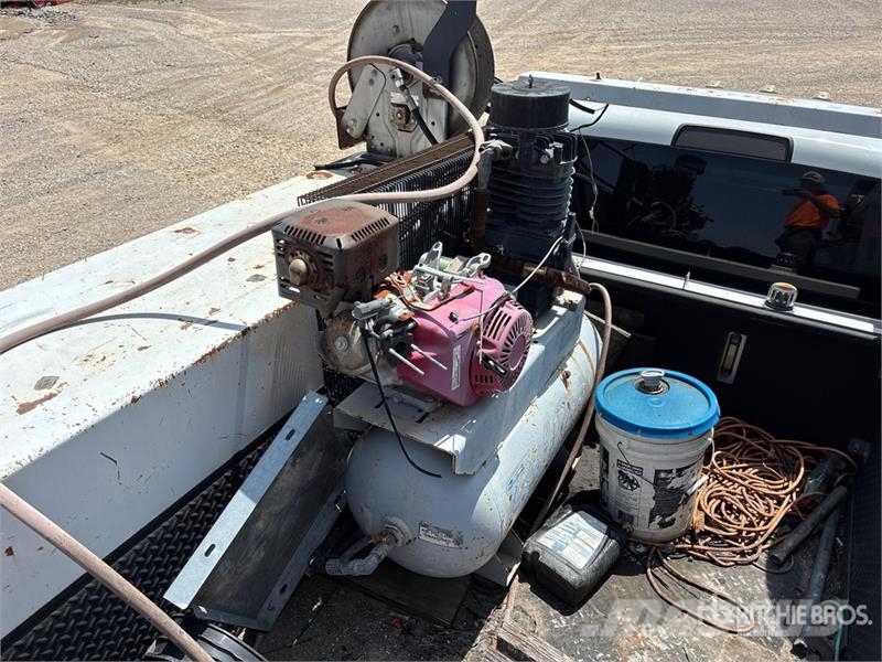 Dodge 5500 4x4 Service Truck (Inoperable) 市政车