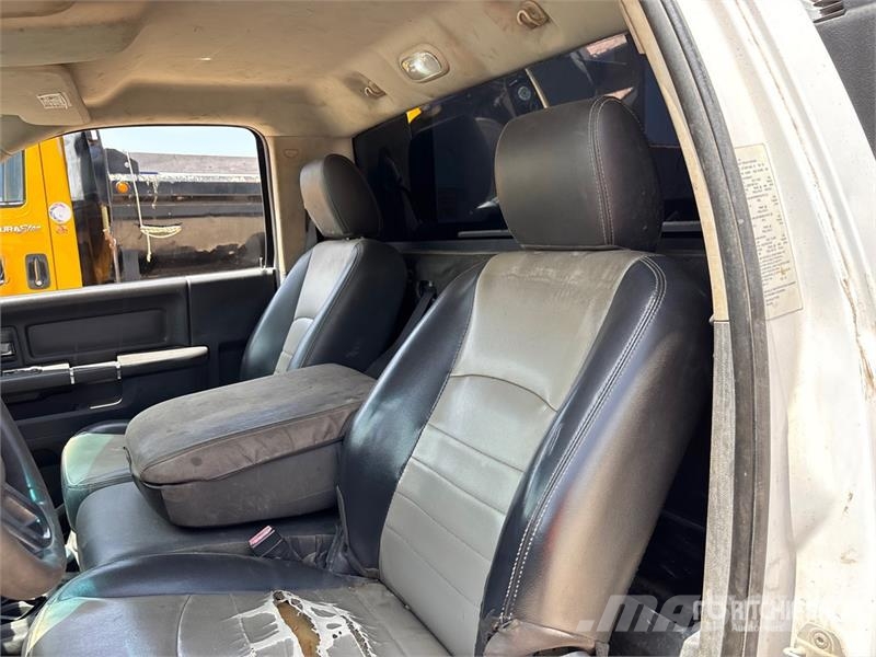 Dodge 5500 4x4 Service Truck (Inoperable) 市政车