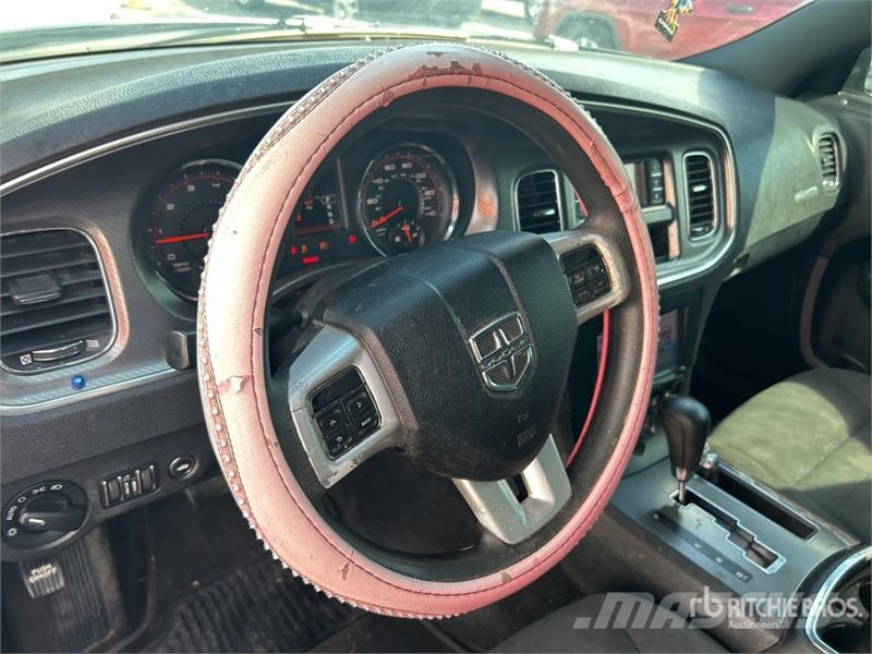 Dodge Charger Automobile (Inoperable) PKWs