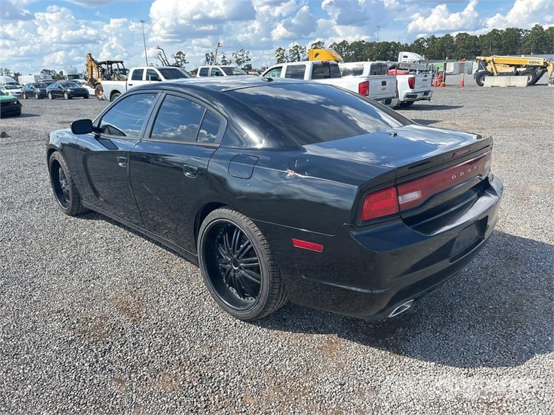 Dodge Charger Automobile (Inoperable) PKWs