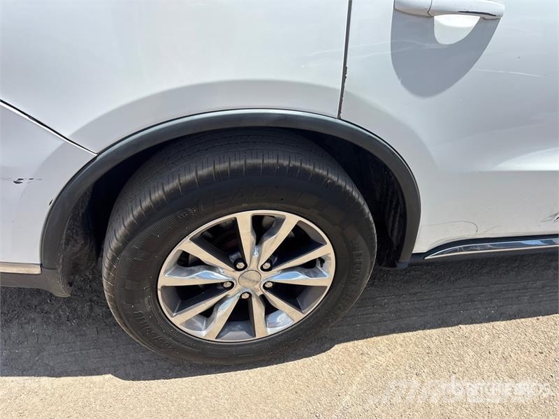 Dodge Durango Limited 2WD SUV Kistehergépjárművek