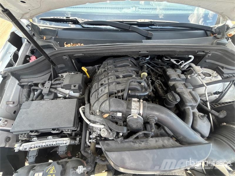 Dodge Durango Limited 2WD SUV Kistehergépjárművek