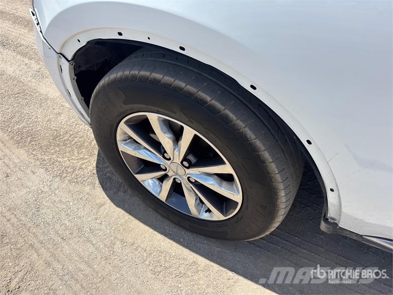Dodge Durango Limited 2WD SUV Kistehergépjárművek