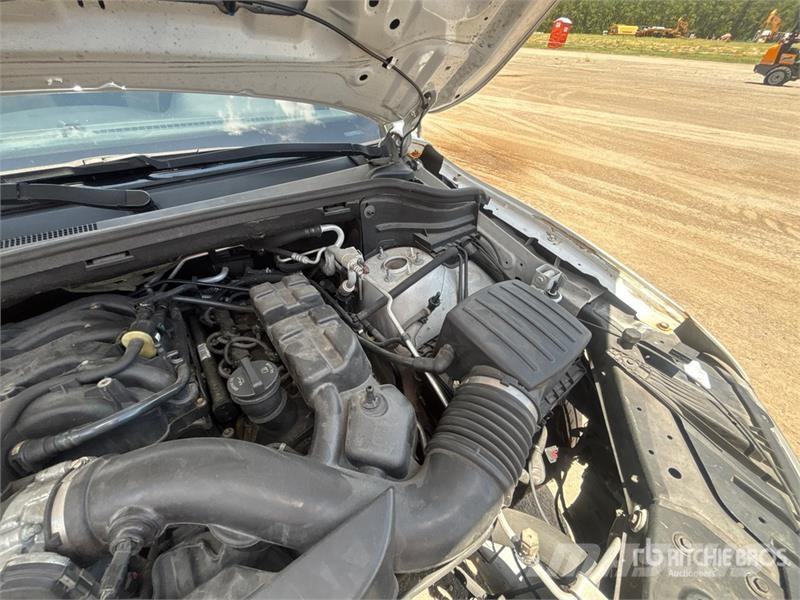 Dodge Durango Limited 2WD SUV Kistehergépjárművek