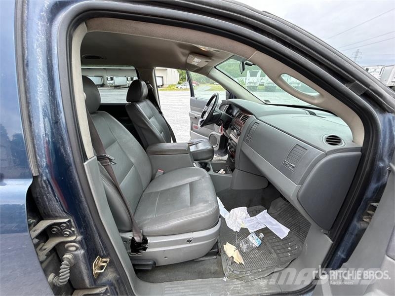 Dodge Durango SLT AWD SUV Automobily