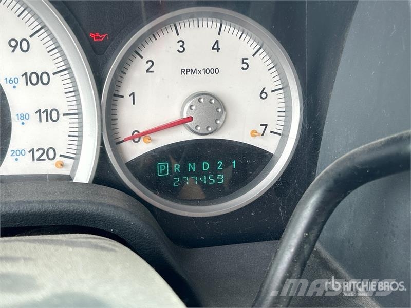 Dodge Durango SLT AWD SUV Automobily