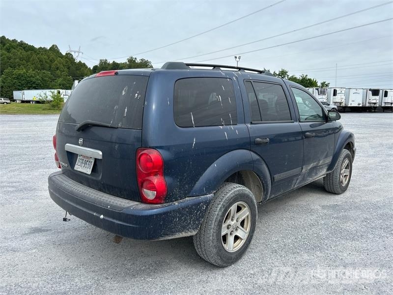 Dodge Durango SLT AWD SUV Automobily