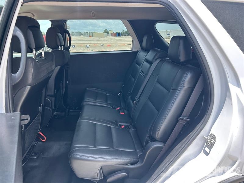 Dodge Durango ST 汽车