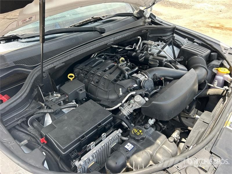 Dodge Durango ST 汽车