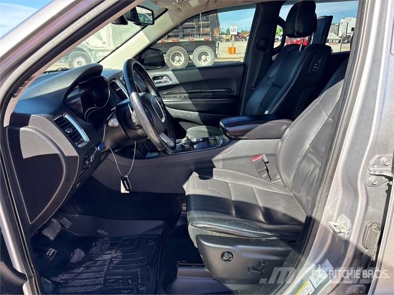 Dodge Durango ST 자동차