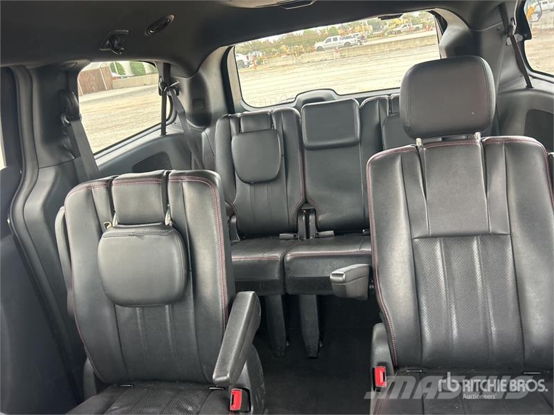 Dodge Grand Caravan R/T Minivan Carros