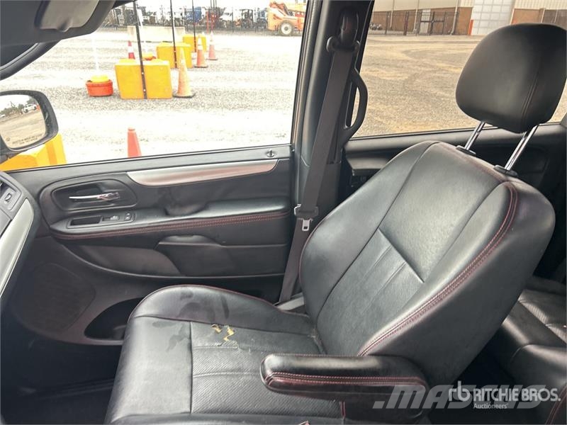 Dodge Grand Caravan R/T Minivan Carros