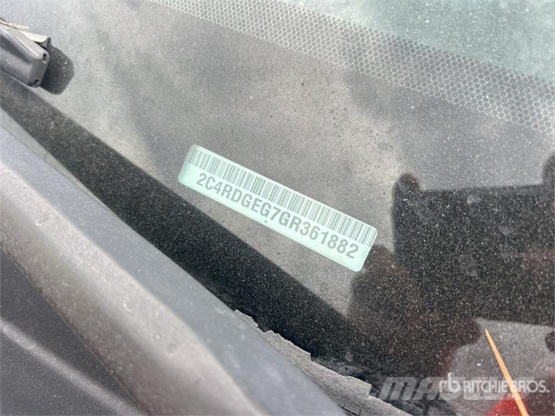 Dodge Grand Caravan R/T Minivan Carros
