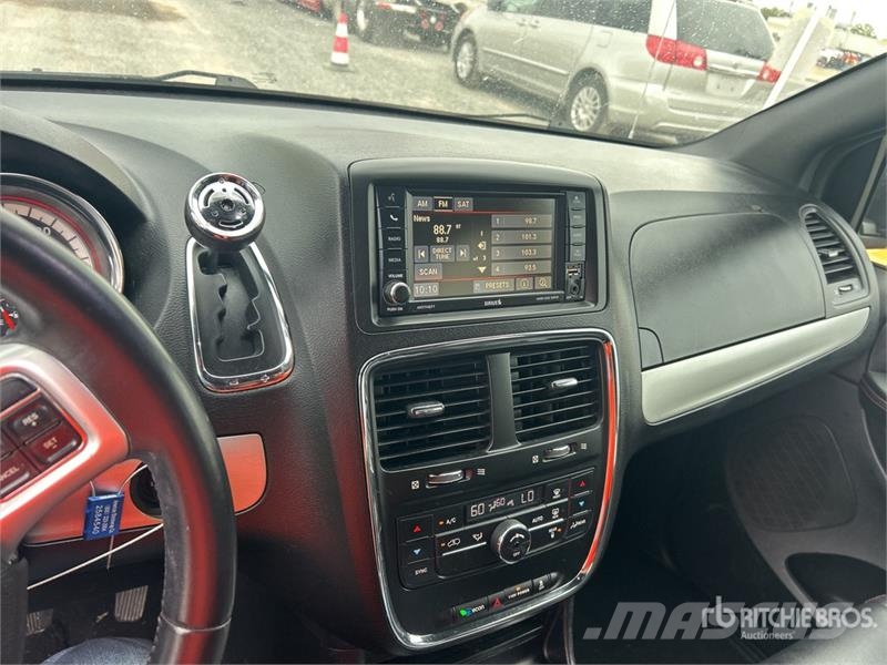 Dodge Grand Caravan R/T Minivan Carros