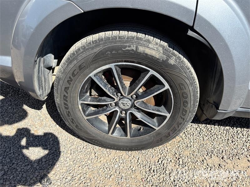 Dodge Journey 2WD SUV Automašīnas