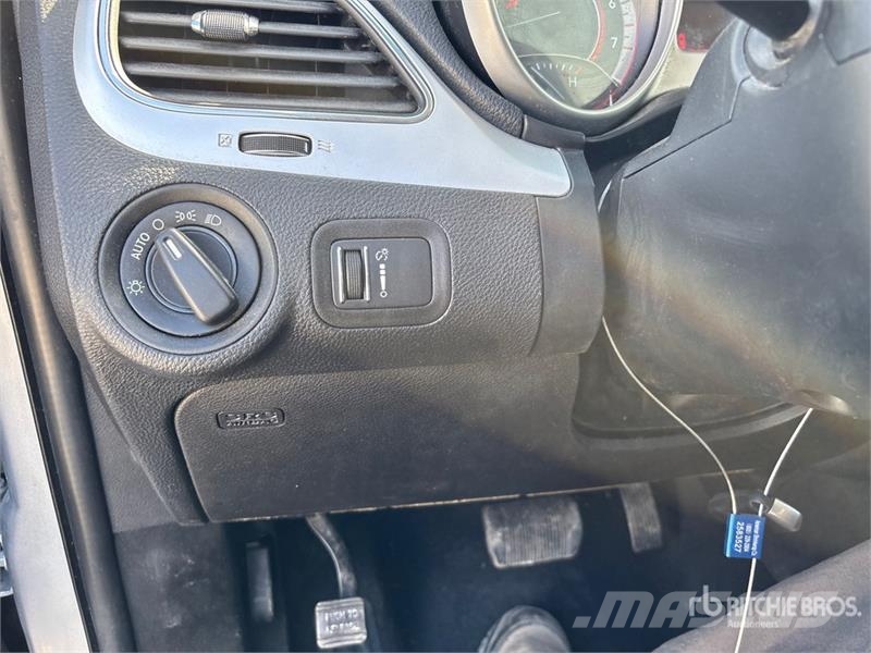 Dodge Journey 2WD SUV Automašīnas