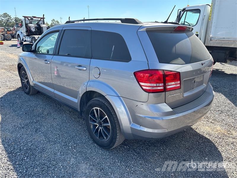 Dodge Journey 2WD SUV Automašīnas