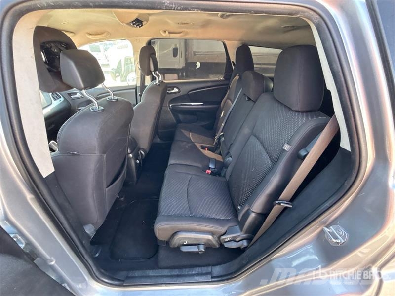 Dodge Journey 2WD SUV Automašīnas