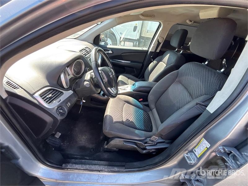 Dodge Journey 2WD SUV Automašīnas