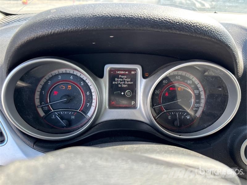 Dodge Journey 2WD SUV Automašīnas