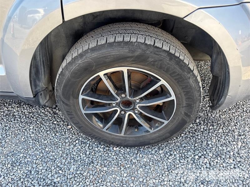 Dodge Journey 2WD SUV Automašīnas