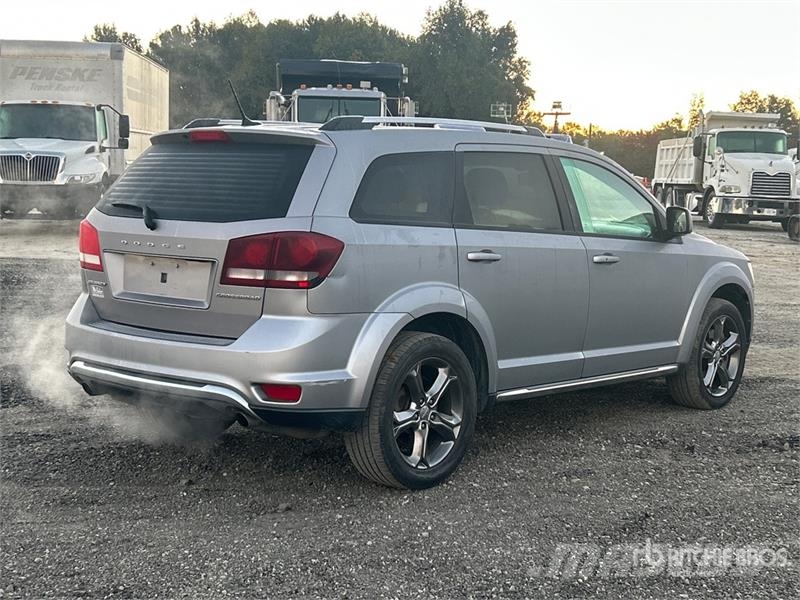 Dodge Journey SUV Automašīnas