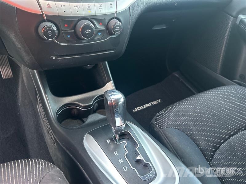 Dodge Journey SUV Automašīnas