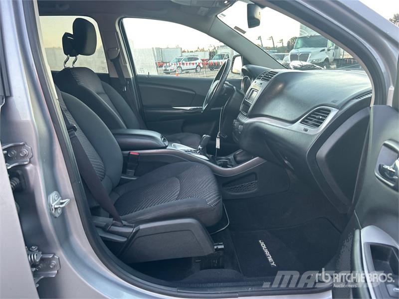 Dodge Journey SUV Automašīnas