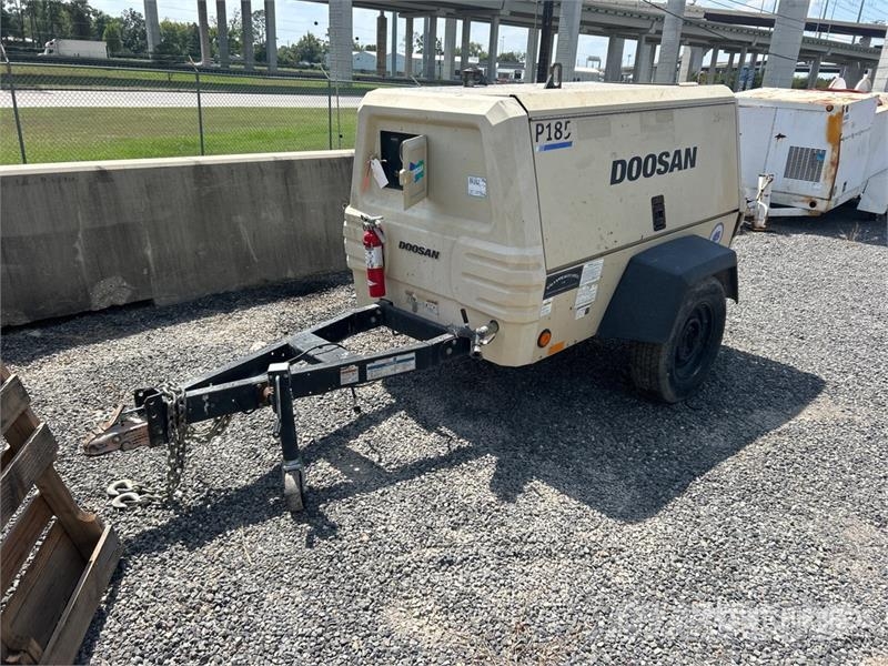 Doosan 185WDO-T4F 185 cfm Mobile Air Compressor (Inoperab Kompressoren