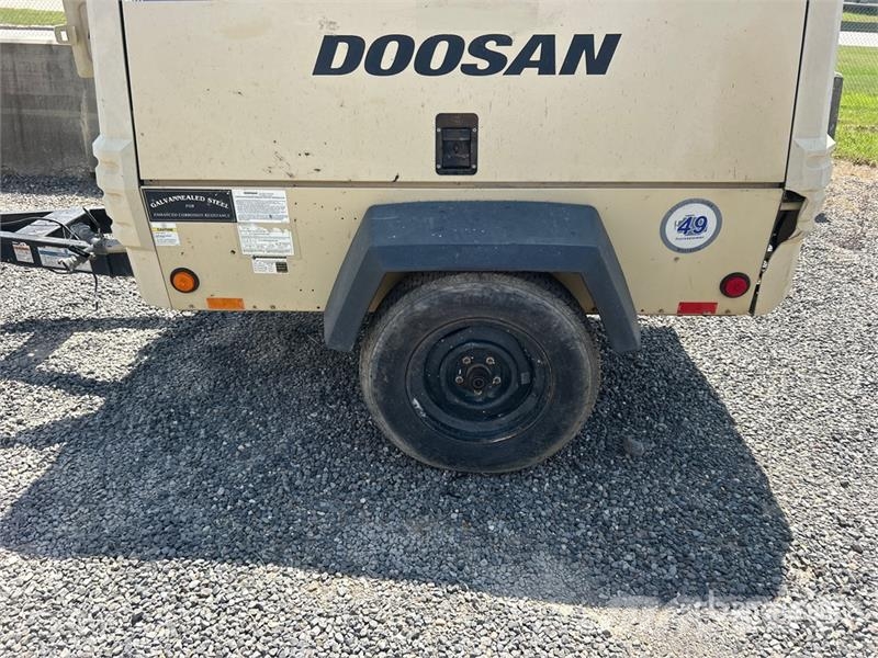 Doosan 185WDO-T4F 185 cfm Mobile Air Compressor (Inoperab Kompressoren