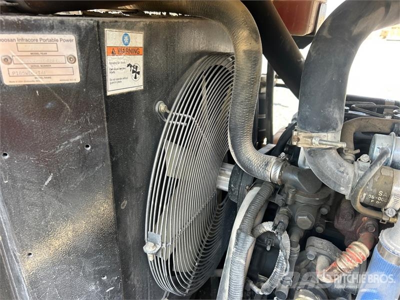 Doosan 185WDO-T4F 185 cfm Mobile Air Compressor (Inoperab Kompressoren