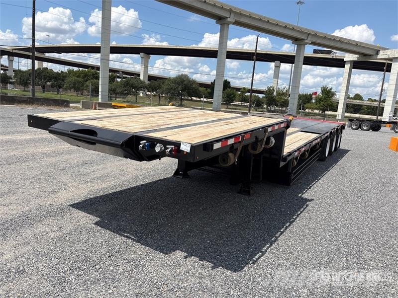 Doosan 402DCB1CHFFBT 40 ft Tri/A Step Deck Oilfield Trail Équipement de traitement