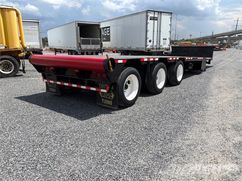 Doosan 402DCB1CHFFBT 40 ft Tri/A Step Deck Oilfield Trail Équipement de traitement