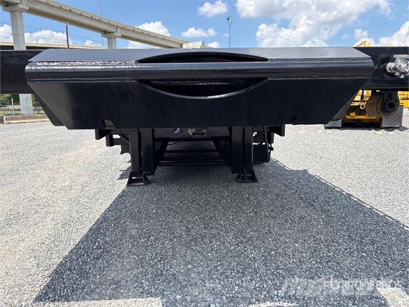 Doosan 402DCB1CHFFBT 40 ft Tri/A Step Deck Oilfield Trail Équipement de traitement