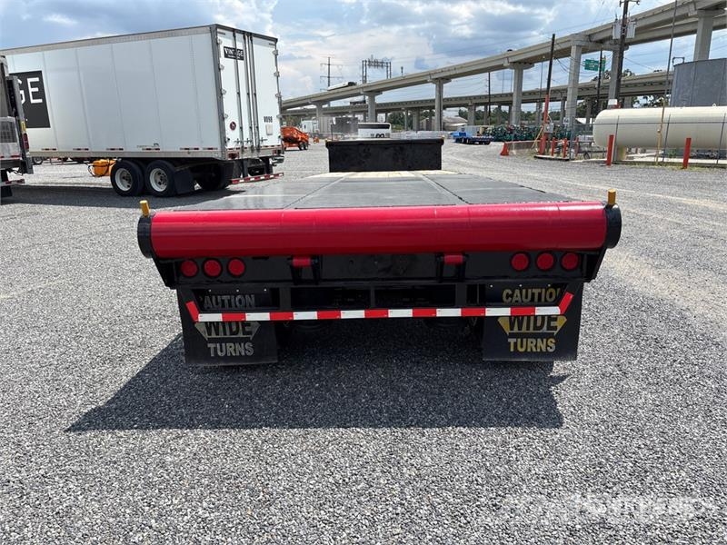 Doosan 402DCB1CHFFBT 40 ft Tri/A Step Deck Oilfield Trail Équipement de traitement