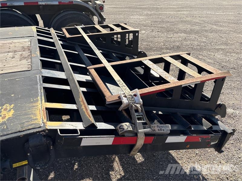Doosan 532DCZIDCEFQD 53 ft Tri/A Step Deck Trailer 低架裝載車