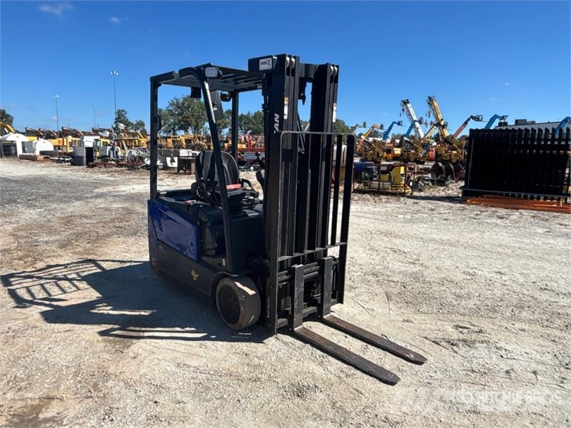 Doosan B18T-7 3200 lb Electric Forklift 전동 지게차