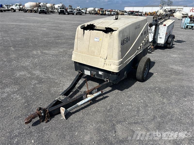 Doosan C185WKUB-T4I 185 cfm Mobile Air Compressor Compressors
