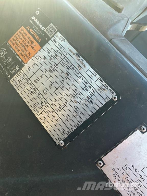 Doosan D25S-9 4600 lb Forklift 그 외 지게차