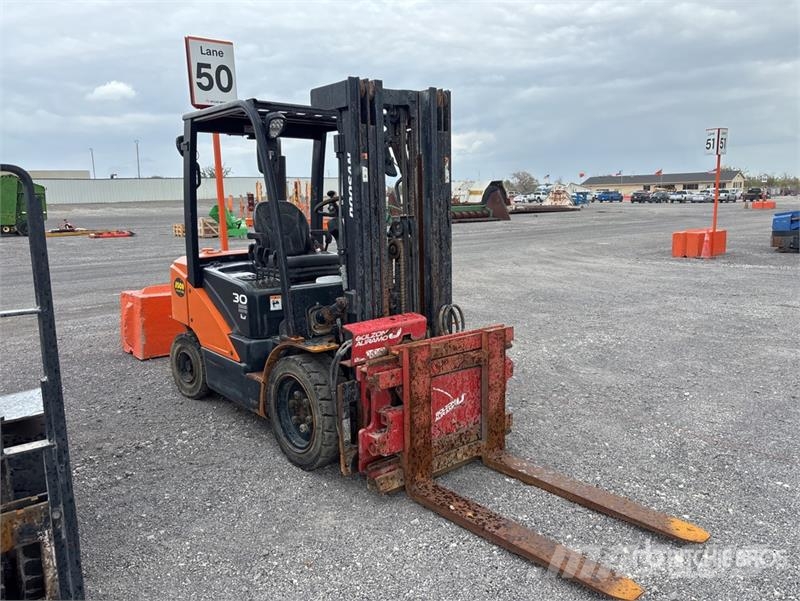 Doosan D30S7 5500 lb Cushion Tire Forklift Інше