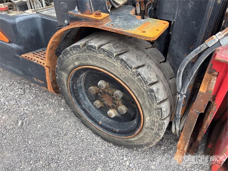 Doosan D30S7 5500 lb Cushion Tire Forklift Інше