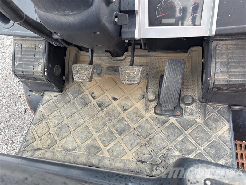 Doosan D30S7 5500 lb Cushion Tire Forklift Інше