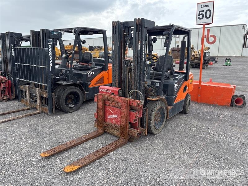 Doosan D30S7 5500 lb Cushion Tire Forklift Інше