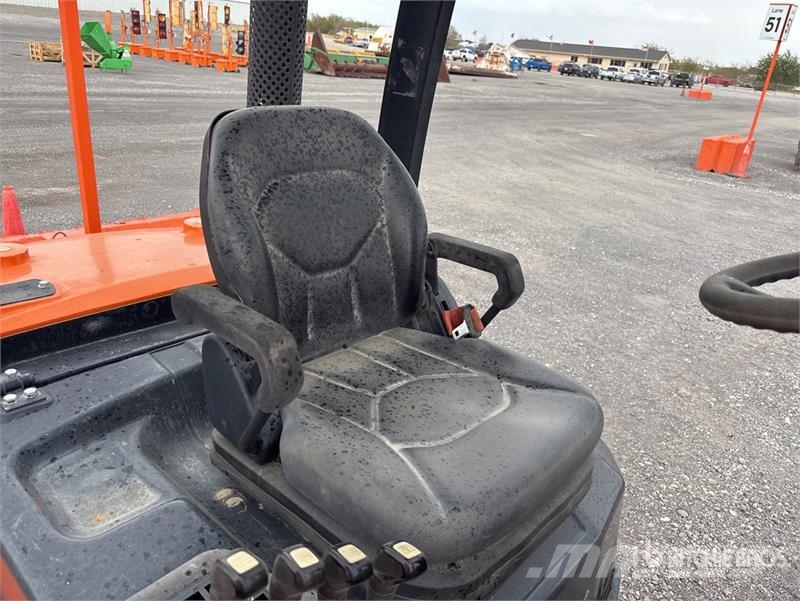 Doosan D30S7 5500 lb Cushion Tire Forklift Інше