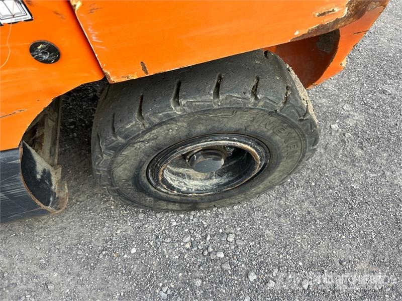 Doosan D30S7 5500 lb Pneumatic Tire Forklift Gaffeltrucker - Annet